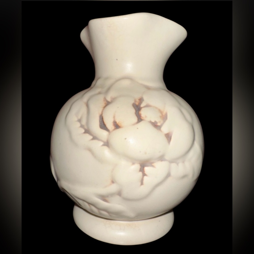 Red Wing Pottery Magnolia‎  6.25” Tall Vase